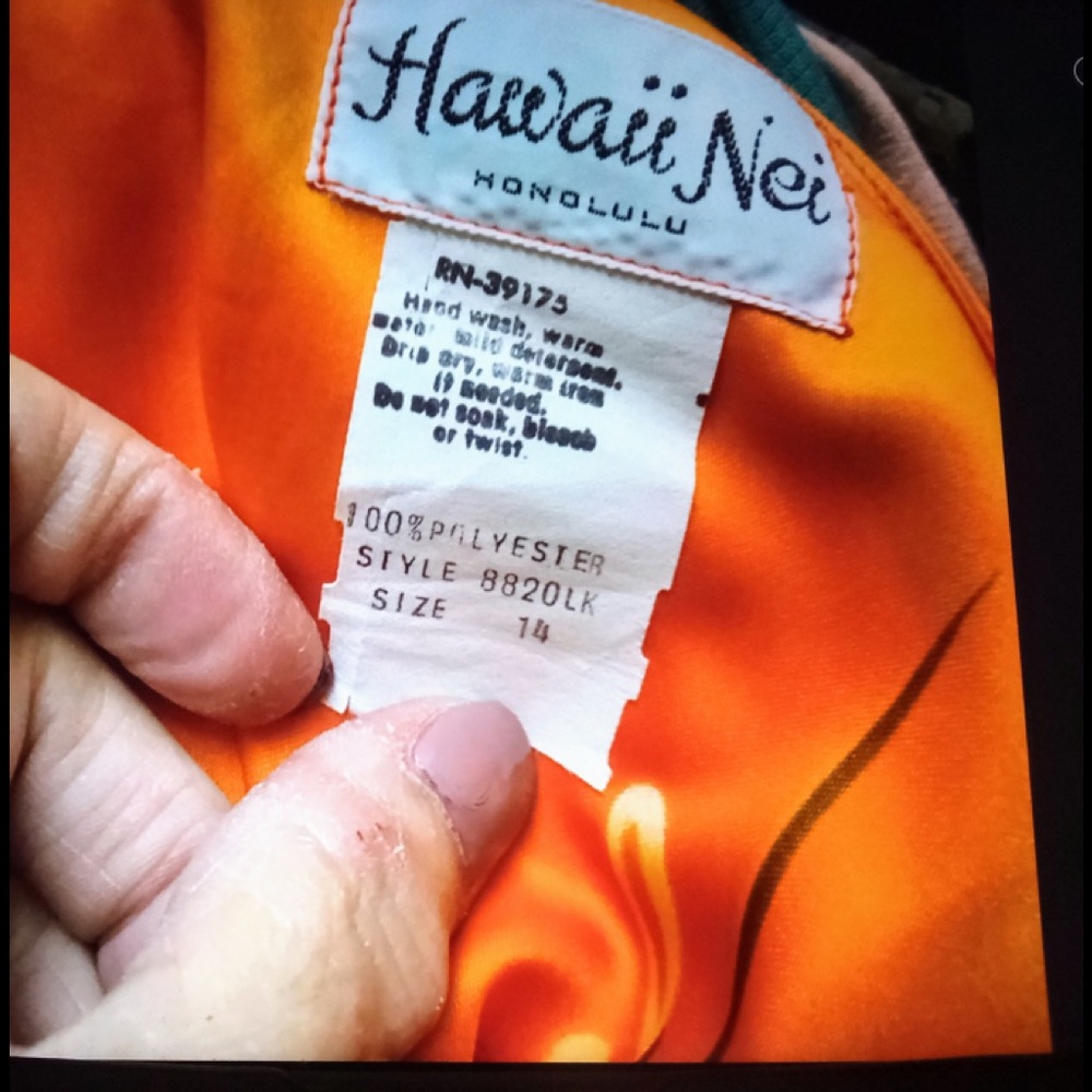 Hawaii Nei VINTAGE Hibiscus tropical tiki dress
